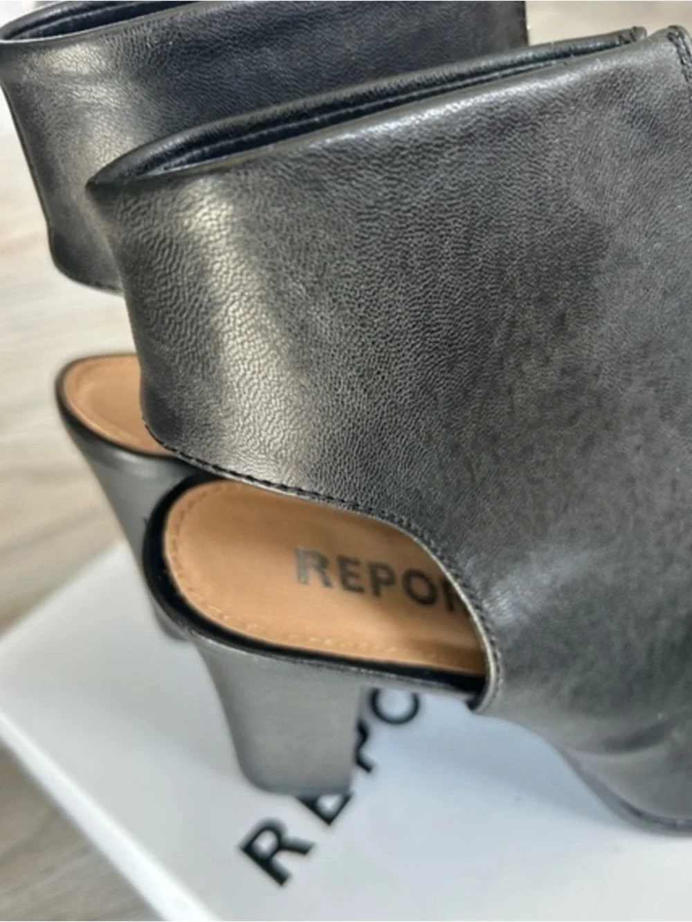 🌸 NEW w/blemish Black Peep-Toe faux leather Ankle Boots 8